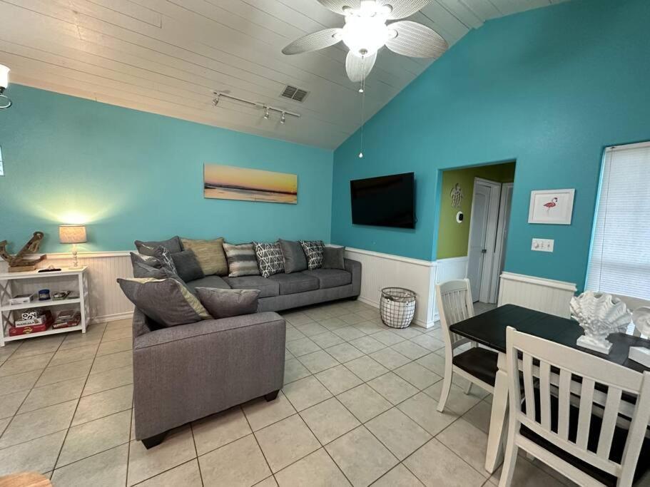Barefoot Bungalow - Pet Friendly- 2 Bdrm Townhome Corpus Christi Esterno foto